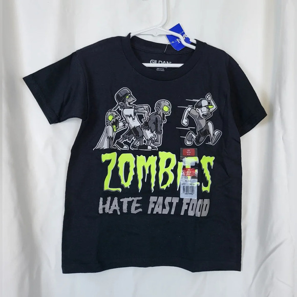 NWT Gildan Black‎ Short Sleeve Zombies Tshirt Size XS 4/5 - Picture 1 of 3